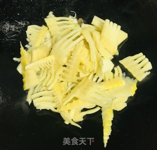 春笋炒肉的做法步骤：12