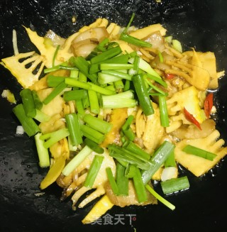 春笋炒肉的做法步骤：16