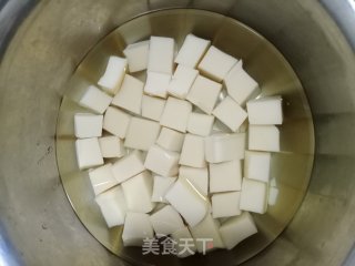 凉拌米豆腐的做法步骤：1