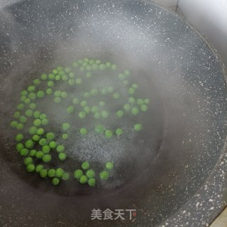 肉丁香椿拌豌豆的做法步骤：4