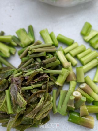 肉丁香椿拌豌豆的做法步骤：11