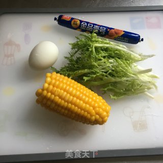 玉米火腿鸡蛋沙拉的做法步骤：2