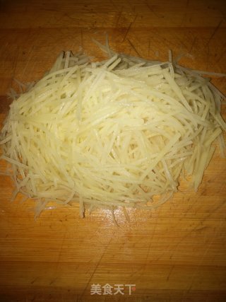酸辣土豆丝的做法步骤：2