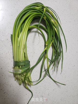 蒜苔鸭蛋炒米的做法步骤：2