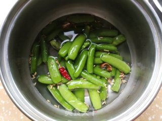 五香豌豆的做法步骤：2