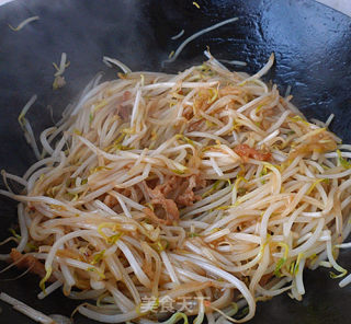 肉丝炒绿豆芽的做法步骤：5