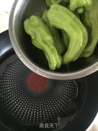 虎皮青椒的做法步骤：4