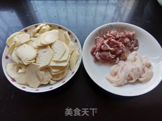春笋炒肉的做法步骤：1