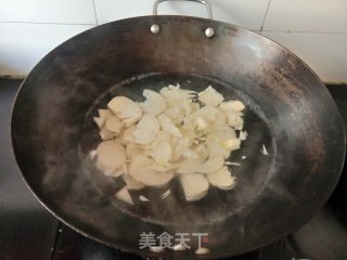 春笋炒肉的做法步骤：2