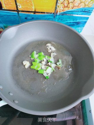油菜炒粉条的做法步骤：6