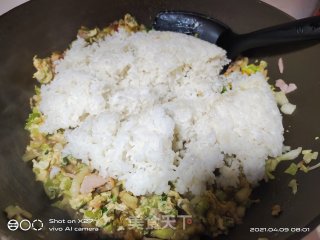 杂蔬菜鸡蛋炒饭的做法步骤：6