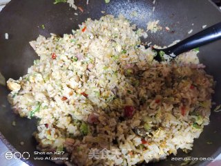 杂蔬菜鸡蛋炒饭的做法步骤：9