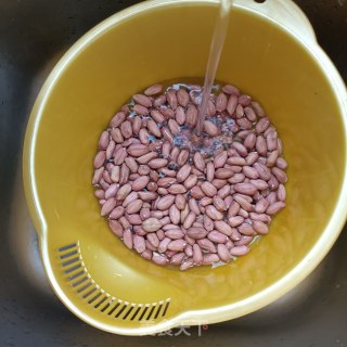 白糖花生米的做法步骤：1