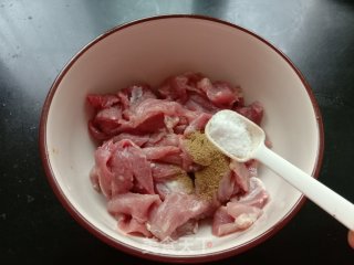 干锅肉片的做法步骤：2