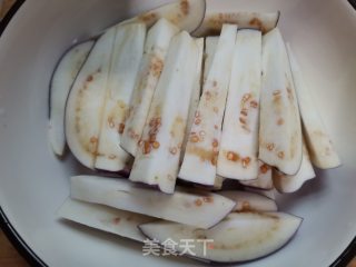 茄子蒸青椒的做法步骤：2