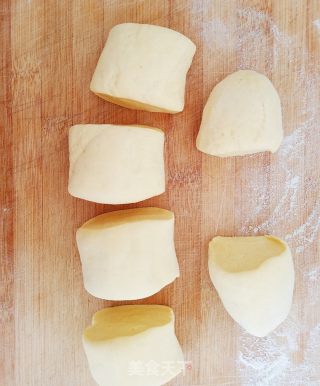 玉米面鲜肉包的做法步骤：10