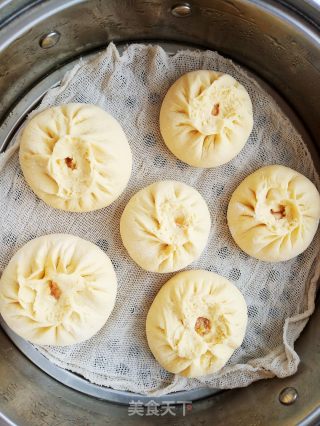 玉米面鲜肉包的做法步骤：14