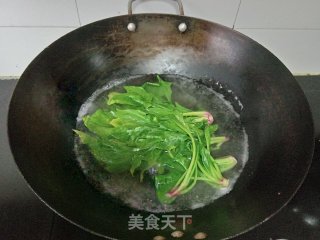 菠菜汁花卷的做法步骤：2