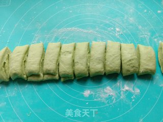 菠菜汁花卷的做法步骤：16