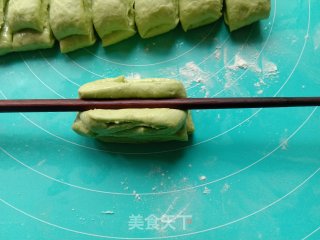 菠菜汁花卷的做法步骤：17
