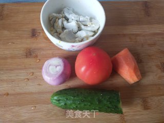 咸蛋清炒黄瓜西红柿毛葱的做法步骤：1