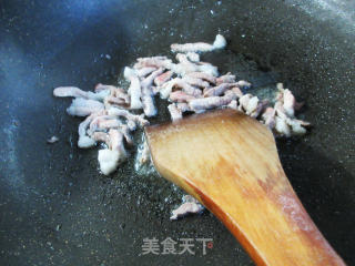 肉丝笋丝炒双菇的做法步骤：3