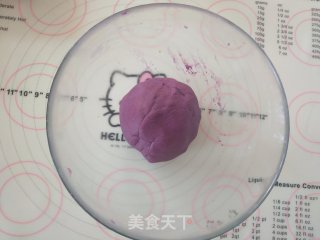 紫薯红豆蛋黄酥的做法步骤：4