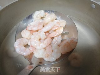 春天清淡美食～ 蚕豆虾仁烩蘑菇的做法步骤：4