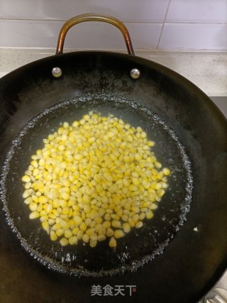 玉米芒果披萨的做法步骤：1