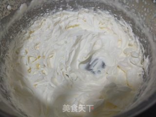 火龙果奶油蛋糕卷的做法步骤：16