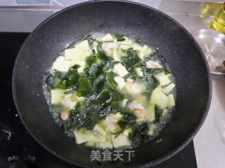 ????刷脂刮油❗️裙带菜虾仁豆腐汤❗️鲜美补钙又营养的做法步骤：7