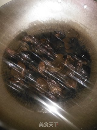 山药炒木耳的做法步骤：3