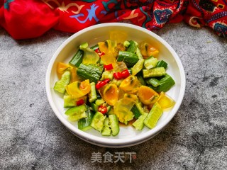 荷兰黄瓜拌变蛋的做法步骤：7