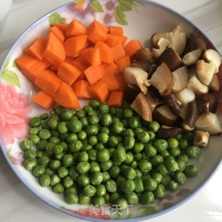 牛肉时蔬焖饭的做法步骤：2