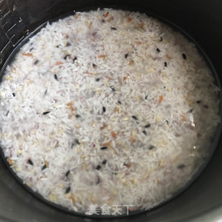 牛肉时蔬焖饭的做法步骤：4