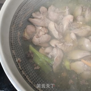 “嗦粉”菠菜鸡肝米粉的做法步骤：4
