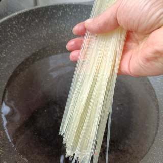 “嗦粉”菠菜鸡肝米粉的做法步骤：6