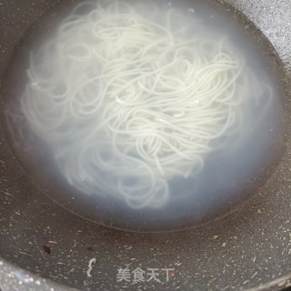 “嗦粉”菠菜鸡肝米粉的做法步骤：8