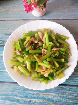 芹菜炒肉的做法步骤：5