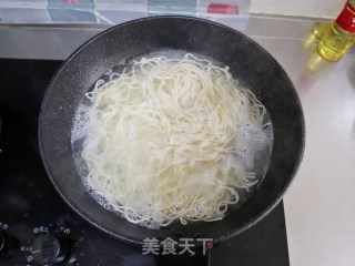 ????快手下饭的鸡蛋炸酱面❗️比肉的还好吃的做法步骤：8