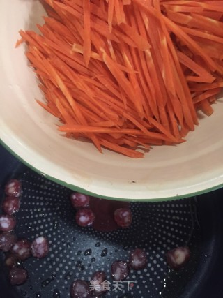 胡萝卜炒蒜苔的做法步骤：8