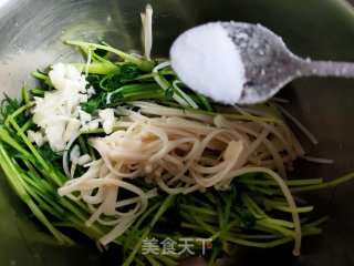 黑豆苗拌金针菇的做法步骤：8