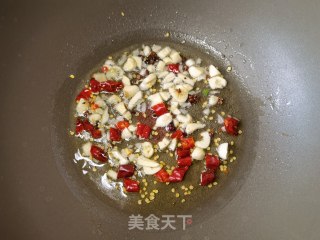 蒜瓣辣椒蒸炒土豆丝的做法步骤：11
