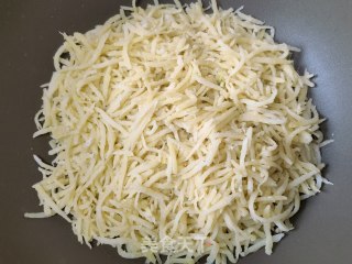 蒜瓣辣椒蒸炒土豆丝的做法步骤：12