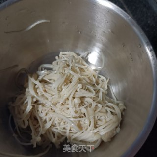 香椿针菇拌鸡肝的做法步骤：4