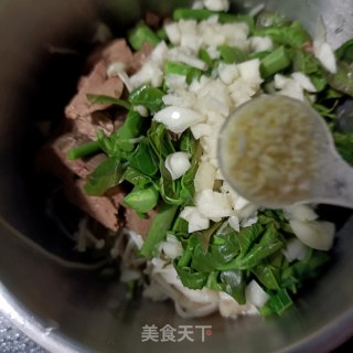 香椿针菇拌鸡肝的做法步骤：10