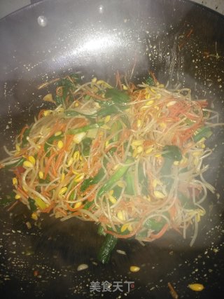 炒豆芽的做法步骤：8
