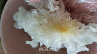 冰糖雪梨银耳羹的做法步骤：1