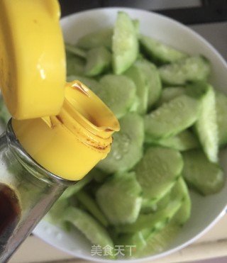 当黄瓜爱上蒜苔的做法步骤：5