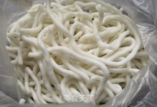排骨汤土豆粉的做法步骤：1